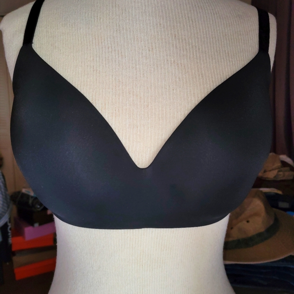 NWT Victoria Secret 34ddd Lightly Lined wireless bra